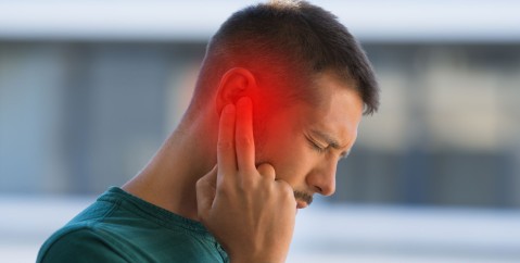 Acufene e ronzii costanti: perché succedono e come ritrovare il silenzio