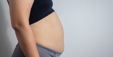 Gonfiore addominale persistente: quando non è solo alimentazione